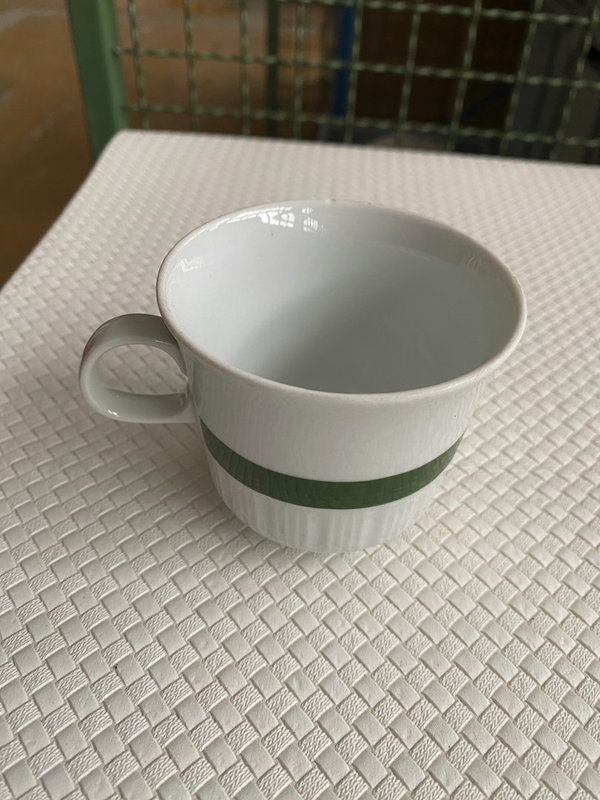 Tasse Kaffeetasse D 7,5 cm grün weiß gebraucht